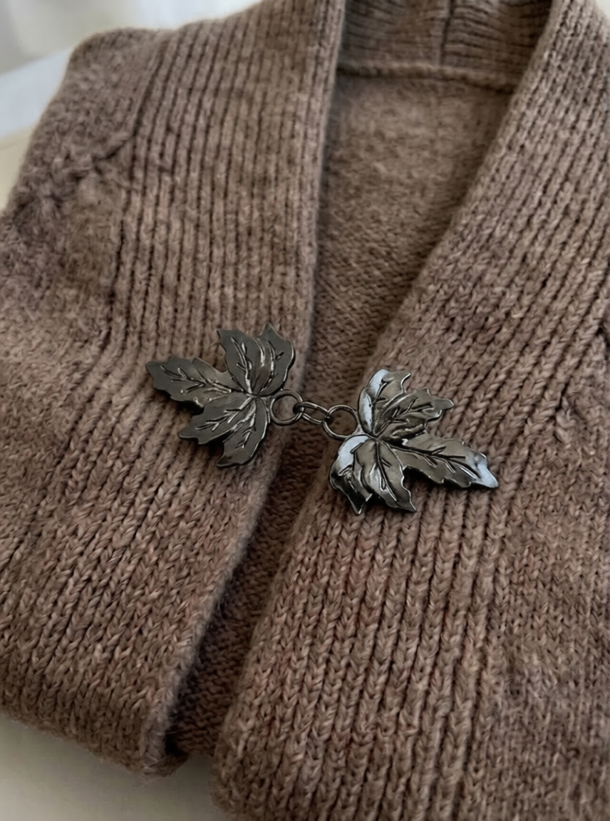 Maple Leaf Shawl Brooch - Black