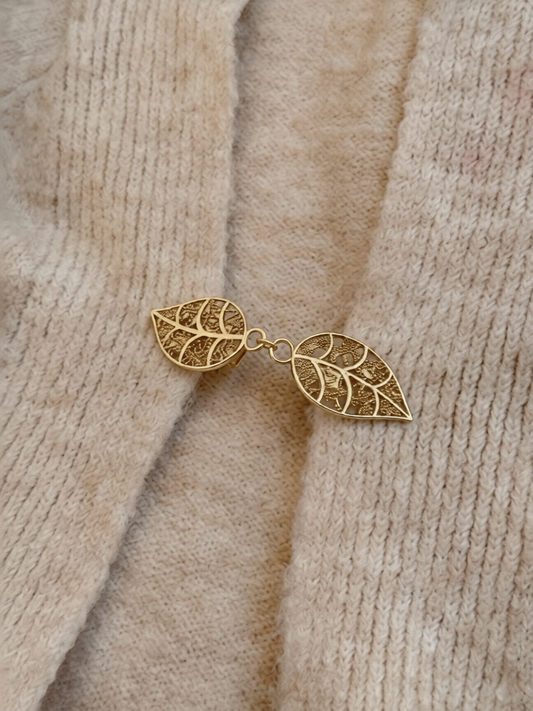 Gold Filigree Leaf Cardigan Clip & Shawl Brooch