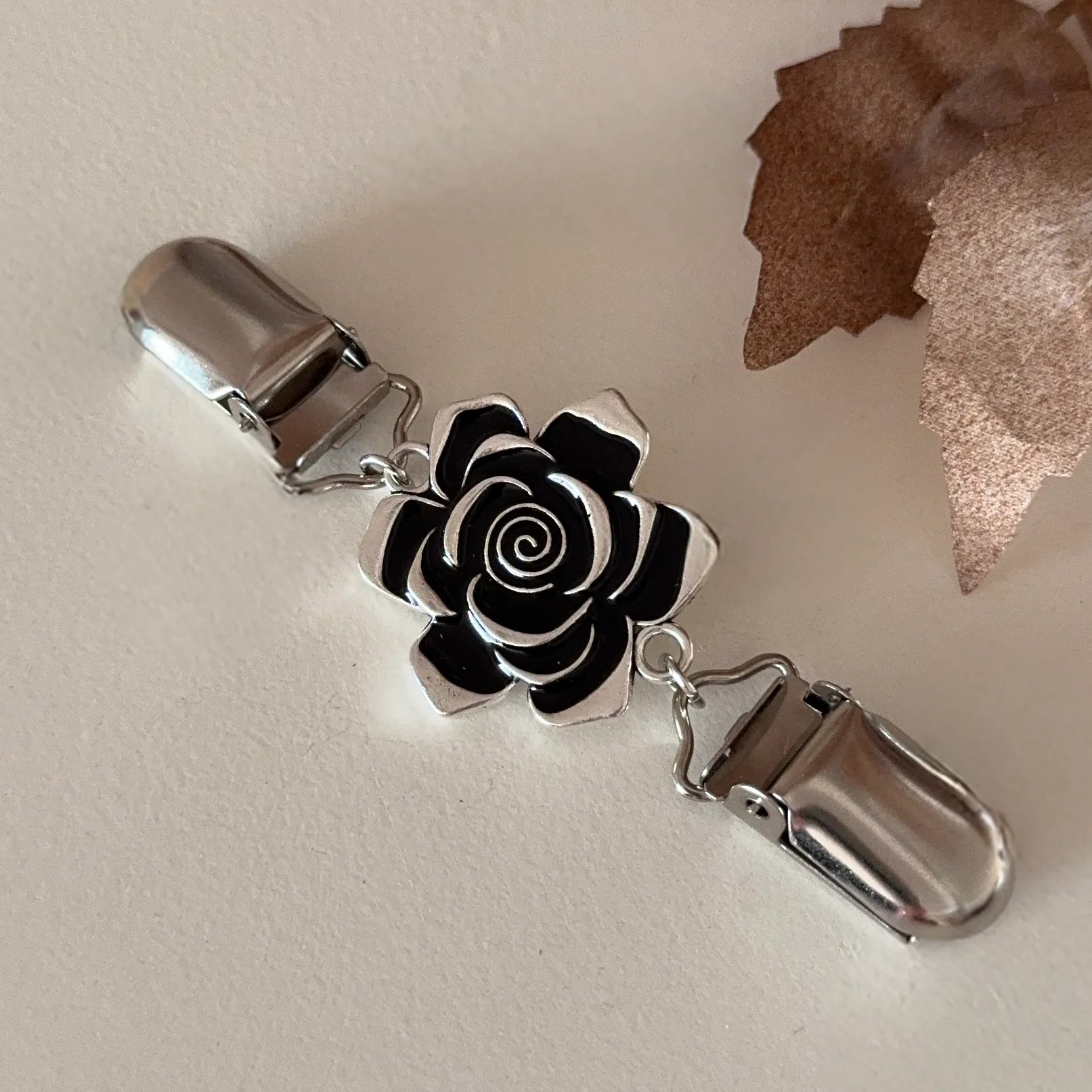 Flower Cinch Clips Silver