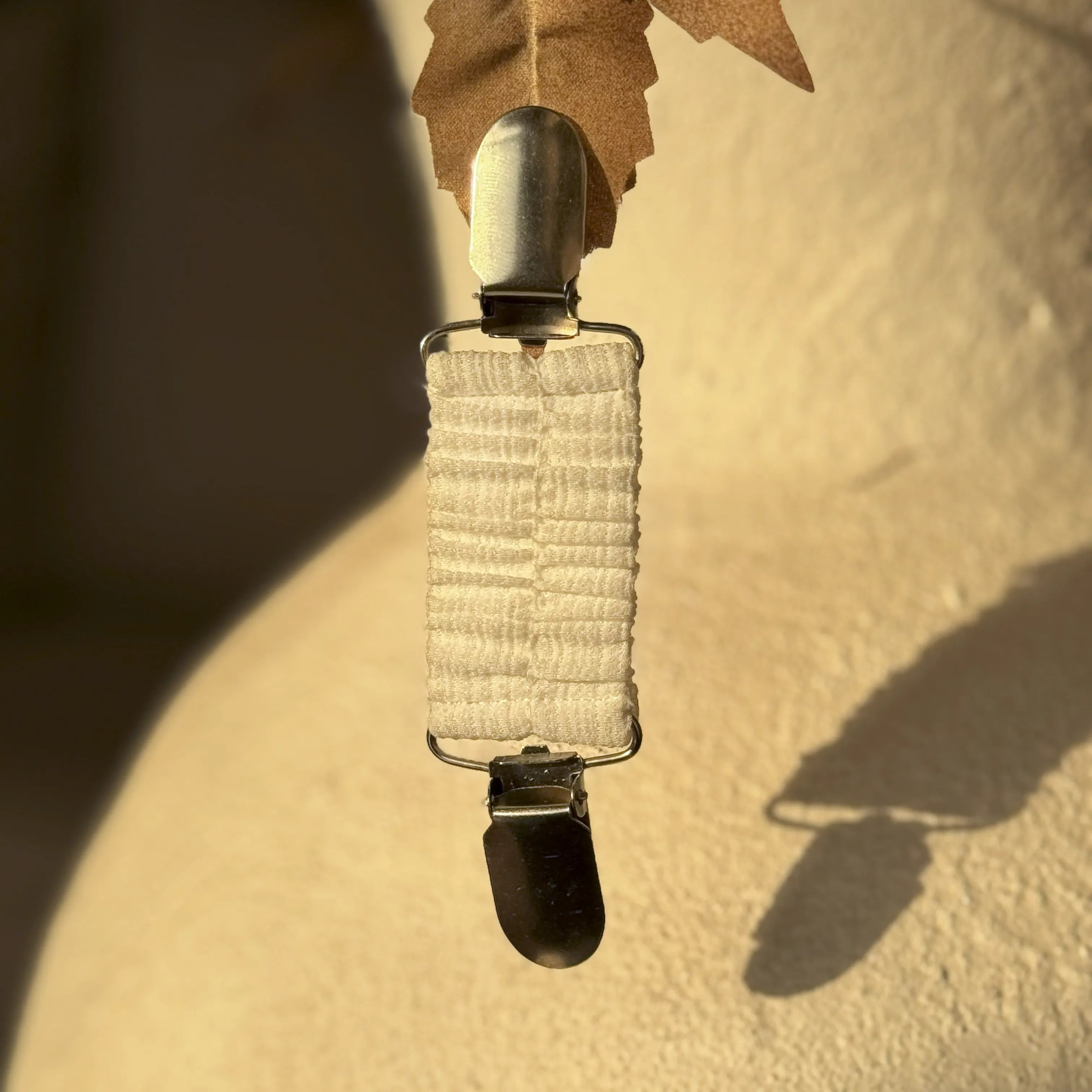 Stretchable Cardigan Cinch Clips (White)