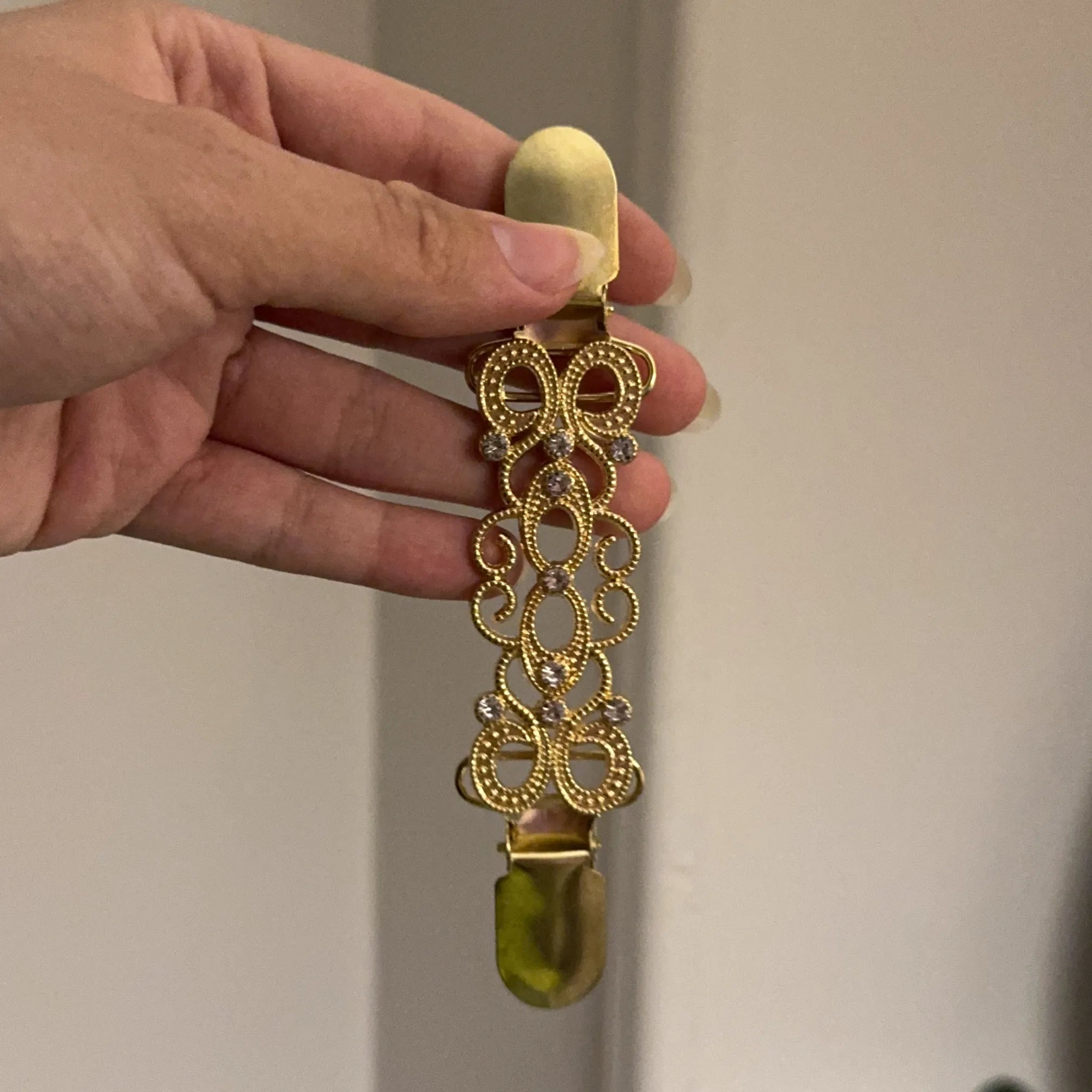 Cardigan Sweater Cinch Clips Gold