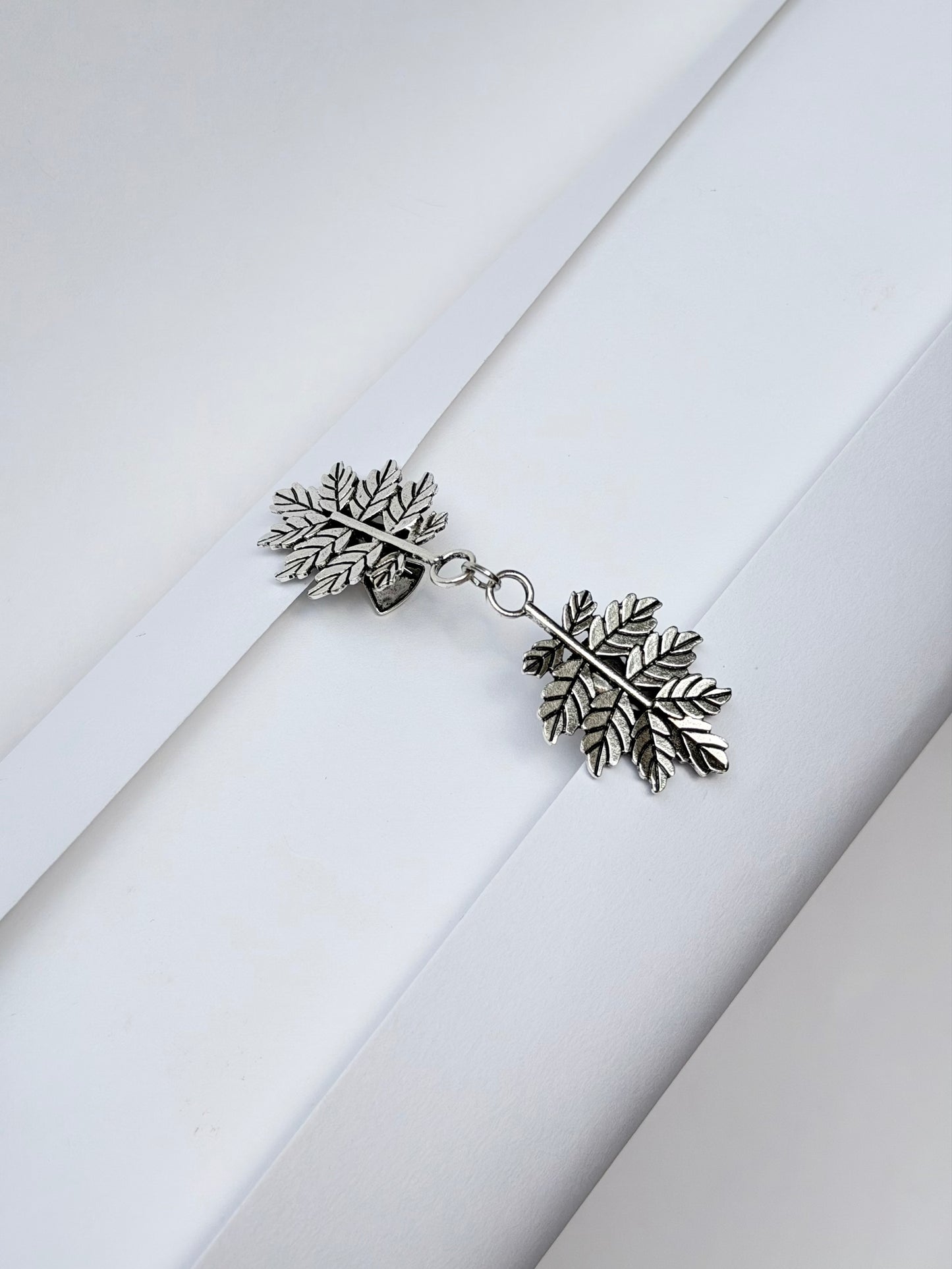 Twin Oak Leaf Chain Shawl Brooch - Silver