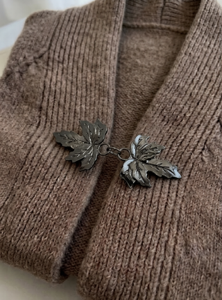 Maple Leaf Shawl Brooch - Black