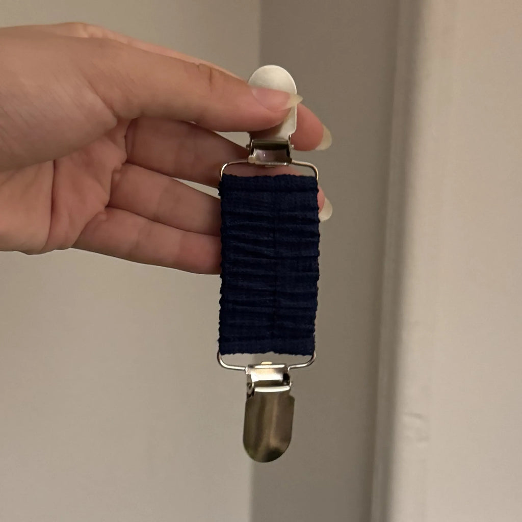 Stretchable Cardigan Cinch Clips (Navy Blue)
