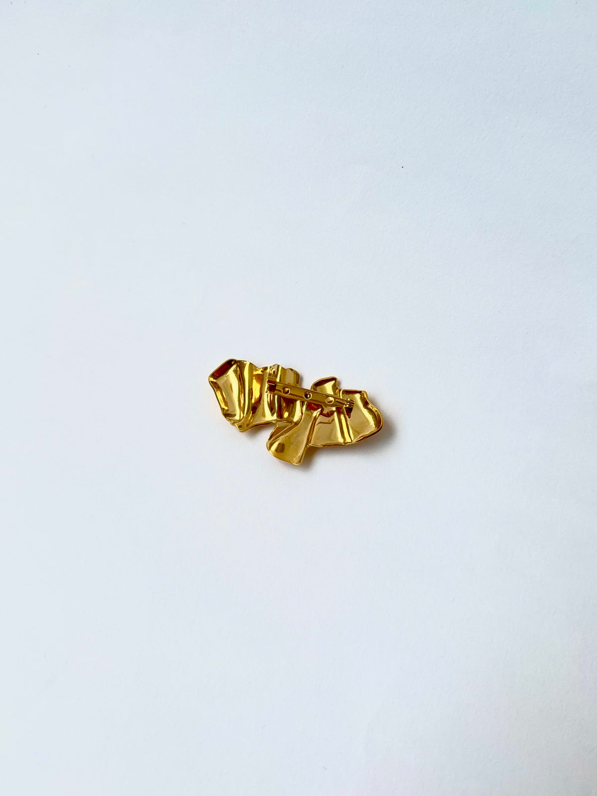 The Mokanda Golden Ribbon Brooch