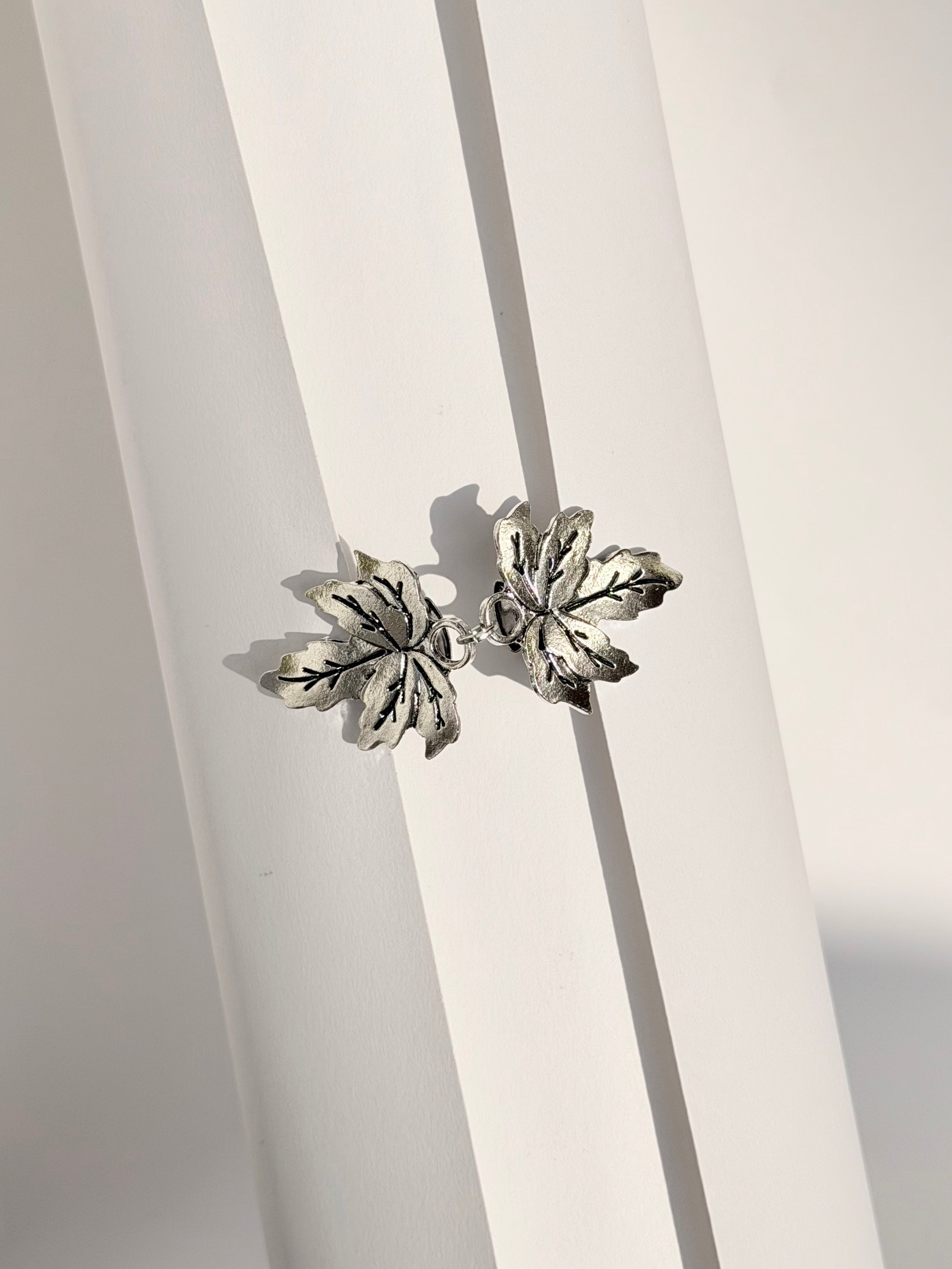 Maple Leaf Shawl Brooch - Silver