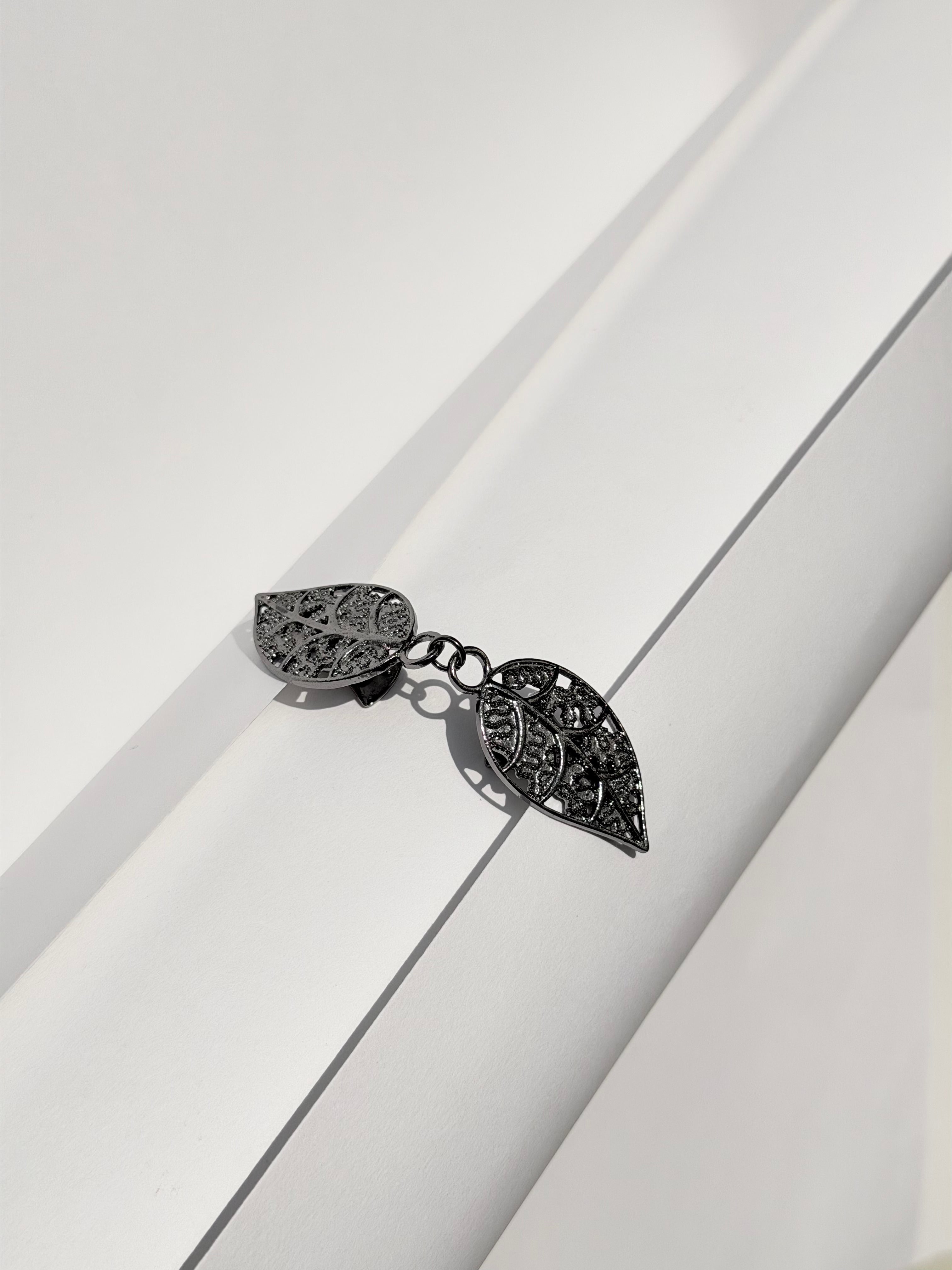 Filigree Leaf Cardigan Clip & Shawl Brooch - Black