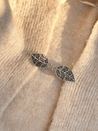 Filigree Leaf Cardigan Clip & Shawl Brooch - Silver